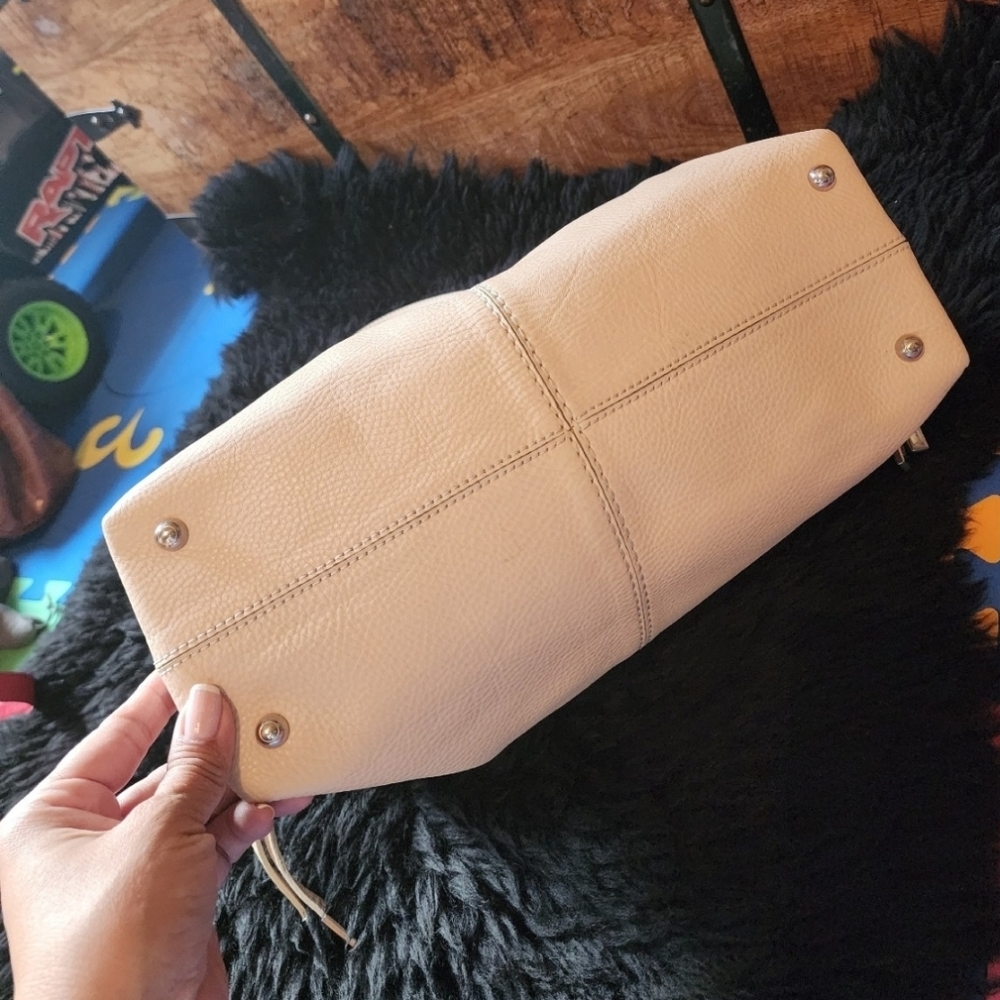 Authentic Tods - Picture 4 of 11